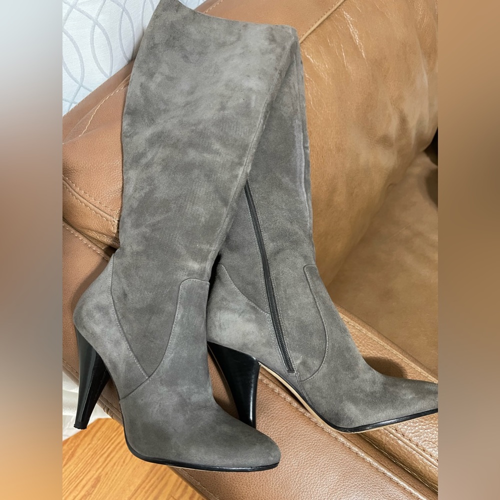 Via spiga Knee High Suede Boot Gray SZ 4M